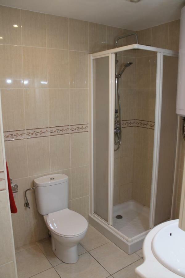 Absolute Apartment เอมปูเรียบราบา ภายนอก รูปภาพ