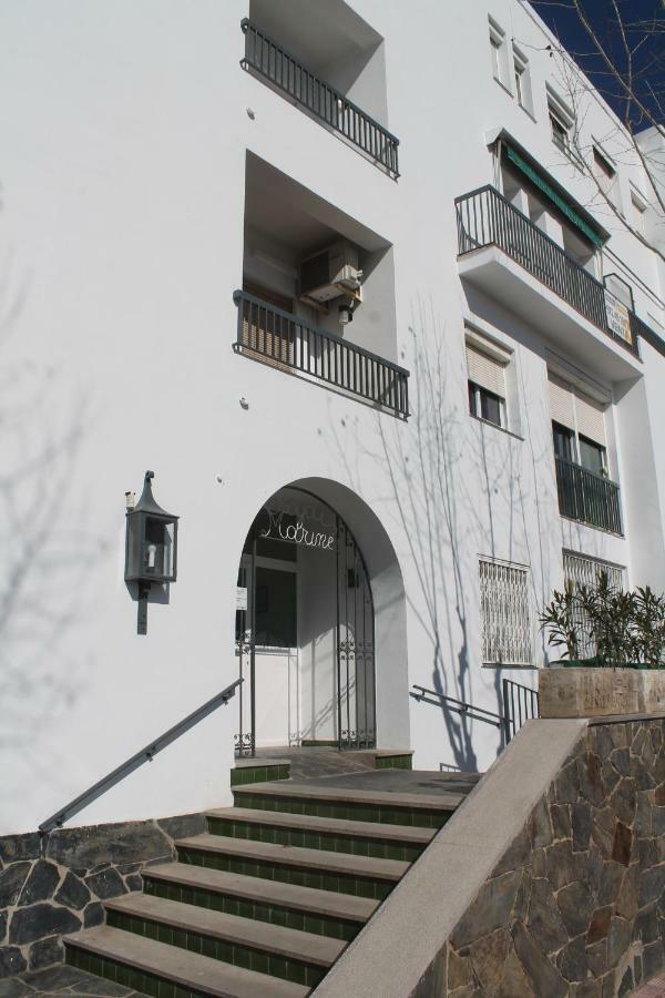 Absolute Apartment เอมปูเรียบราบา ภายนอก รูปภาพ