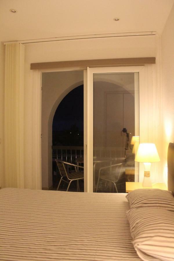 Absolute Apartment เอมปูเรียบราบา ภายนอก รูปภาพ